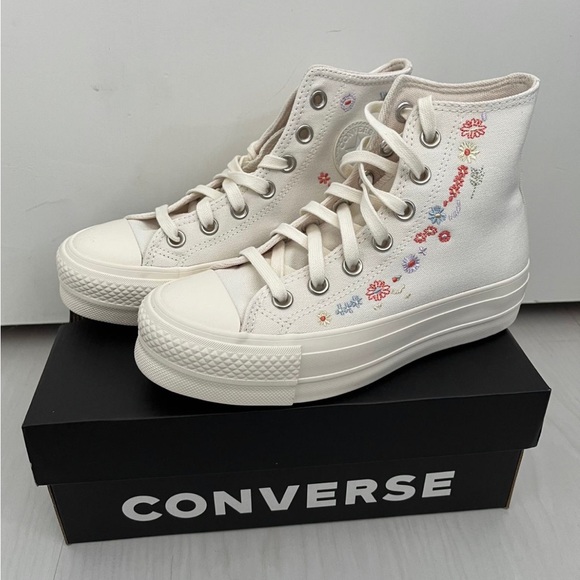 Converse Spring Exclusive Floral Embroidered Platform Sneakers - Picture 2 of 3